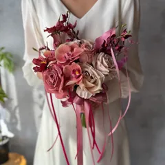 華やかなピンクリボンのクラッチブーケ☆ブートニア