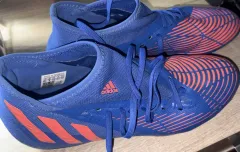 サッカーシューズ