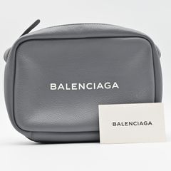 バレンシアガBALENCIAGA エブリデイ カメラバッグ 希少グリーン - メルカリ