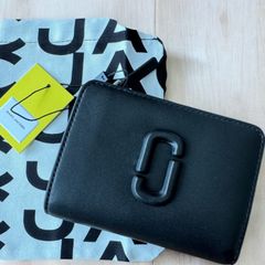 MARC JACOBS 二つ折り財布 ブラック - メルカリ