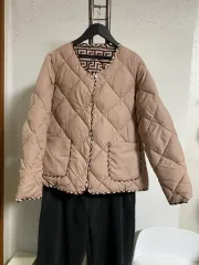 ベージュ ノーカラー ダウンジャケット 77