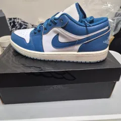 ナイキ エア ジョーダン1 ロー ブルー 白