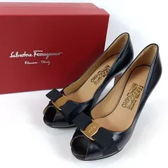 極美品 Salvatore Ferragamo サルヴァトーレフェラガモ オープントゥ パンプス ヴァラリボン サイズ7C ブラック 黒 レザー レディース ハイヒール 高級  上品 ブランド 箱あり