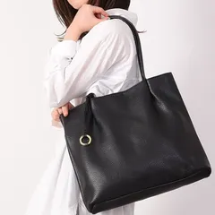 【限定価格】ブラック 定番 【COOCO】チャーム付フェイクレザーダブルタップ トートバッグ A4 通学 通学 オフィス
