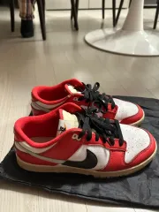 ナイキ ダンク ロー プレミアム ユニバーシティ レッド ブラック 265