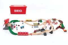 新品 BRIO (ブリオ) 2025年クリスマス限定レールセット80000-144 [全69ピース] 対象年齢3歳~ 専用ケース付き(クリスマスプレゼント、レールセット、おもちゃ、木製レール)