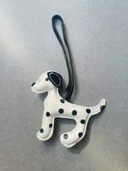 【新品】ダルメシアン  キーホルダー チャーム かわいい 犬 動物 dog ペット カバン おしゃれ フェイクレザー ストラップ ギフト プレゼント 愛犬家