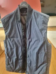 セオリー ダウンベスト