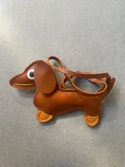 【新品】ミニチュアダックス  (レッド)  キーホルダー チャーム かわいい 犬 動物 dog ペット カバン おしゃれ フェイクレザー ストラップ 愛犬家 ギフト プレゼント