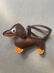 【新品】ミニチュアダックス  (チョコレート)  キーホルダー チャーム かわいい 犬 動物 dog ペット カバン 愛犬家 おしゃれ フェイクレザー ストラップ ギフト プレゼント