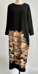 黒留袖リメイク　金色装飾　ロングワンピース　黒　正絹　豪華　　駒刺繍　流水松文　金彩