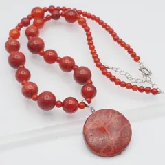 J552 イソバナサンゴ 珊瑚 サンゴ レッドアゲート 赤瑪瑙 メノウ ペンダント ネックレス デザイン シルバー 3月誕生石