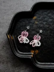 E029-1 みずみずしい透明感　提灯クラゲのビーズ刺繍 ピンク　ピアス/イアリング　ハンドメイドアクセサリー