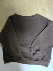 ブラウン スウェットシャツ