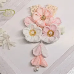 つまみ細工の髪飾り❀ぷちクリップ❀白色＋桜色