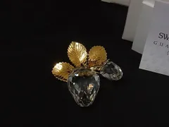 ■美品■ SWAROVSKI スワロフスキー ストロベリー いちご ピンブローチ ピンバッジ アクセサリー ゴールド系×クリア DL7418