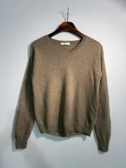 ウール50％ カシミア ブレンド Vネック ニット A737