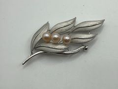 タサキ TASAKI ブローチ リーフモチーフ シルバー パール - メルカリ