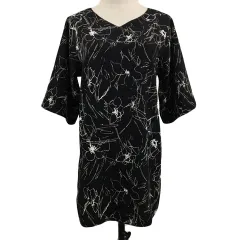 アルファベッツアルファベット Alphabet's alphabet チュニック ブラウス プルオーバー Vネック 花柄 総柄 タック 七分袖 F 黒 白 ブラック ホワイト