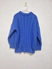 ブルー ケーブル編み ニット セーター