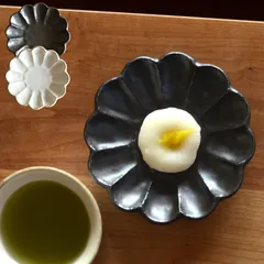 小皿 おしゃれ 14cm リンカ 四寸皿 白練 黒練 カネコ小兵 クッチーナ 取皿 取り皿 お皿 皿 漬物皿 お菓子皿 食器 和食器 和風 日本製 国産 磁器 美濃焼 食洗機 電子レンジ 対応 おもてなし 白 黒 かわいい 可愛い お洒落 ギフト プレゼント