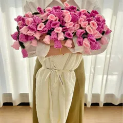 【新作】グラデーションピンクの鈴蘭＆ホワイトブランケット 直径80cm 33輪 手編みフラワーブーケ毛布 新品未使用 プレゼント