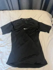 ナイキ プロ ドライフィット コンプレッション 半袖 ブラック
