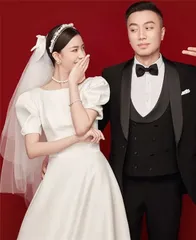 サテン半袖ウェディングドレスエレガント