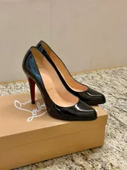 クリスチャン ルブタン ブラック ペンダント パンプス 36.5 (235) 出品