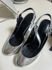 シルバーハイヒール