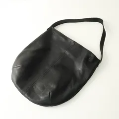 北欧、暮らしの道具店 KURASHI&Trips PUBLISHING 雨の日にもお気に入りを 撥水レザーの2WAYトートバッグ＼ブラック【2400014808421】