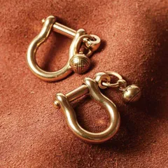 2個セット 真鍮 シャックル ネジ式 ケルト調 ボールチャーム dカン ホースシュー パーツ キーホルダー カラビナ アメカジ 古着 ヴィンテージ 真鍮金具 カスタム 鍵 ベルトループ バイカー 無骨 真鍮アクセ ホースシューモチーフ 厄除け 開運  魔除け