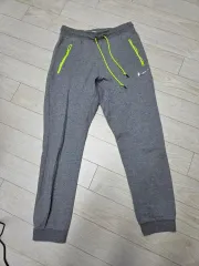 ナイキ グレー トレーナー ジョガー パンツ