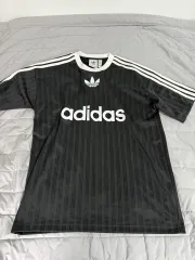 アディダス アディカラー 半袖Tシャツ 出品