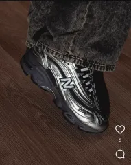 235 ニューバランス M1000EGR