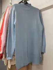 スカイブルー タートルネック ニット ロング丈 新品