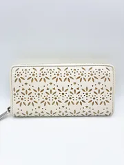 COACH/コーチ パンチングレザー 長財布 ラウンドジップ フラワーモチーフ ホワイト/アイボリー SH467