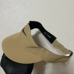 ナイキ ゴルフ サンキャップ ベージュ