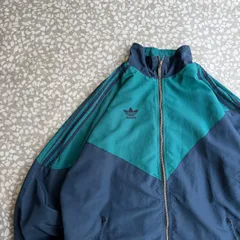 adidas / 90’s- logo nylon jacket オールドアディダス　背面ビッグ刺繍ロゴ　ナイロンジャケット　アウター　ストリート sk8　フード収納