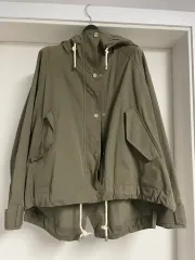ZARA - ショートマウンテンパーカー(カーキ)