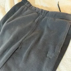 L ユニクロ x ニードルズ フリース ワイド パンツ ロング丈 ダーク グレー