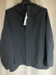 ユニクロ U ブロックテックユーティリティ パーカ