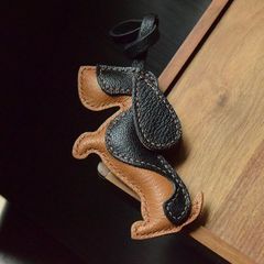 TAMBURINS ダックスフント型 バッグチャーム - メルカリ