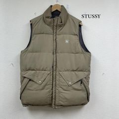 【STUSSY ステューシーダウンベスト中綿キルティンググレーM】 STUSSY ステューシーダウンベスト中綿キルティンググレーM】 - メルカリ