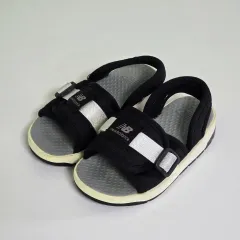 ニューバランス キッズ ブラック 夏 サンダル 140