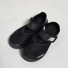 New Balance(ニューバランス) ブラック マリンシューズ バックル 175 ㅅ
