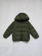 ユニクロ ウルトラ ライトダウン カーキ ダウン キッズ 5-6歳 1202