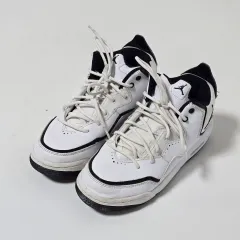 ナイキ ジョーダン キッズ コートサイド 23 白 ブラック 235 d