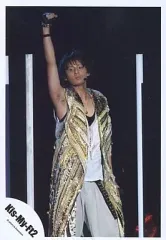 【中古】生写真(ジャニーズ) Kis-My-Ft2/藤ヶ谷太輔/ライブフォト・膝上・衣装金白・右手上・右手グー・目線左下/公式生写真