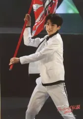 【中古】生写真(ジャニーズ) ジャニーズJr./横原悠毅/ライブフォト・膝上・衣装白・黒・両手旗・左向き/『ABC座「ジャニーズ伝説2019」』ステージフォト 第1弾